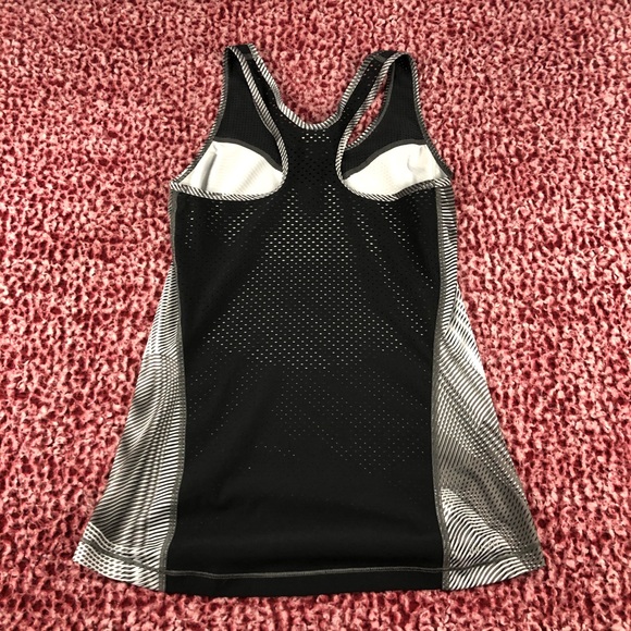 Women’s Nike Tank Top - Picture 5 of 5
